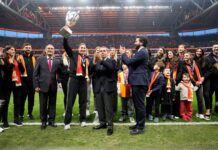 CEV Cup şampiyonu Galatasaray Daikin taraftarıyla buluştu