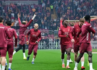 Galatasaray’dan gövde gösterisi! Taraftara açık antrenman
