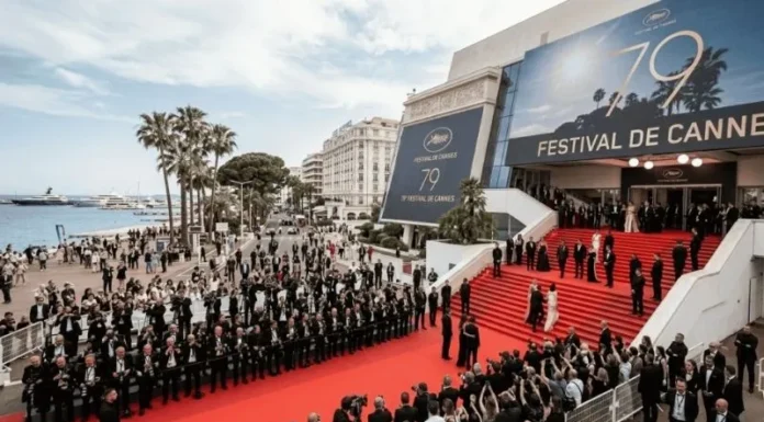 Cannes Film Festivali’nde şıklık, tartışma, duygusal anlar