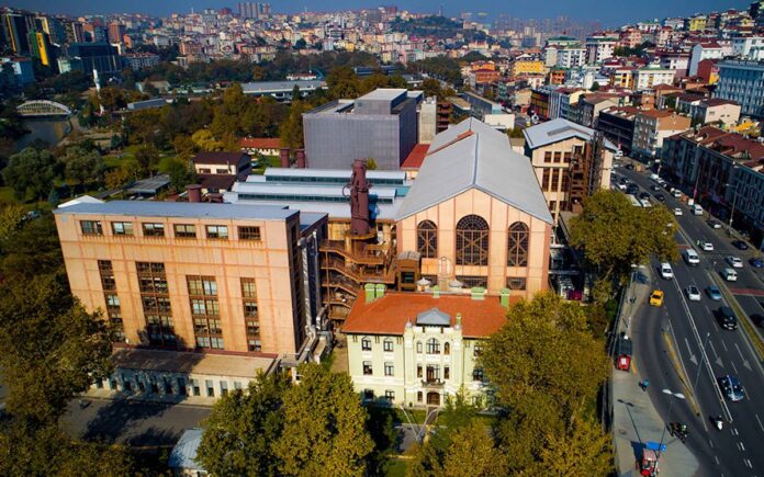 bilgi-universitesi-erdogan-imzasiyla-kapatildi