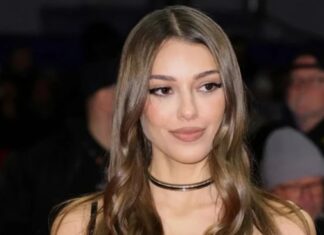 Yeni sevgililer aşklarını ilan etti