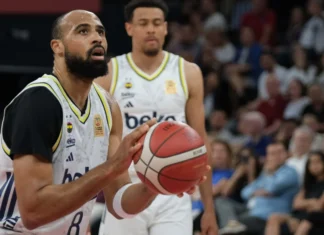 Fenerbahçe, Anadolu Efes’i mağlup etti ve adını finale yazdırdı