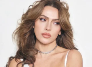HADİSE YENİ ALBÜMÜYLE YÜKSELİŞİNİ SÜRDÜRDÜ