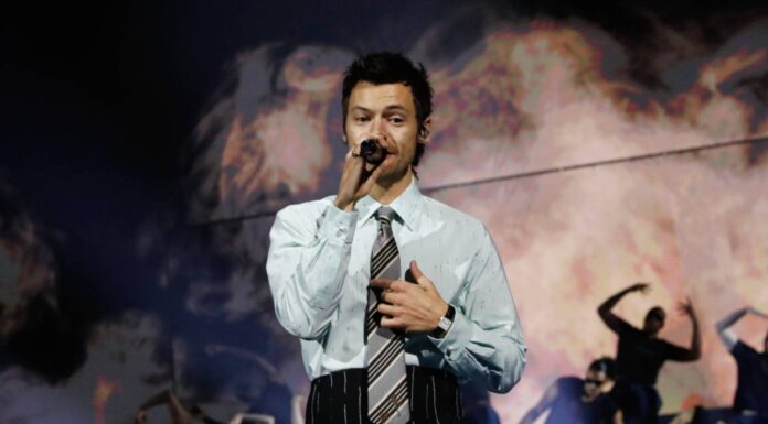 HARRY STYLES ÖRNEK BİR DAVRANIŞA İMZA ATTI
