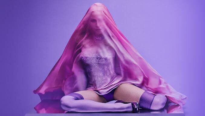 MADONNA YENİ ALBÜMÜNÜ ACILARIYLA BESLEDİ