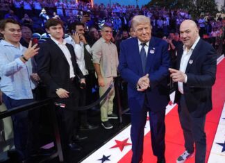 DONALD TRUMP 80. YAŞINI UFC GECESİYLE KUTLADI