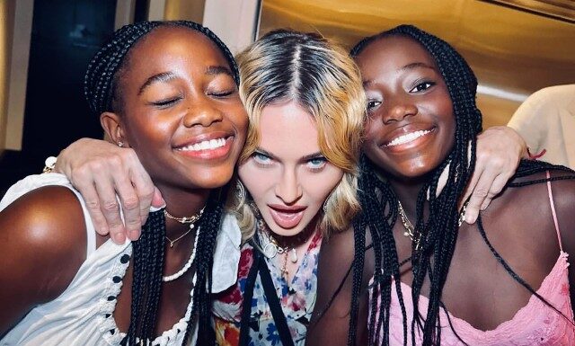 MADONNA EĞİTİM İÇİN İNGİLTERE’YE DÖNÜYOR