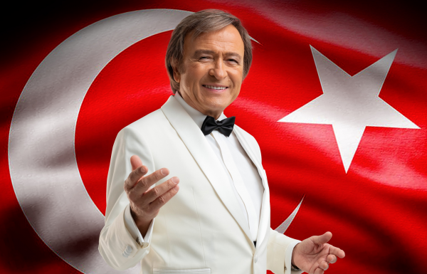 EROL EVGİN İZMİR’E ‘İZMİR MARŞI’YLA VEDA ETTİ