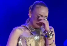 ZİYNET SALİ KONSERDE GÖZYAŞLARINI TUTAMADI