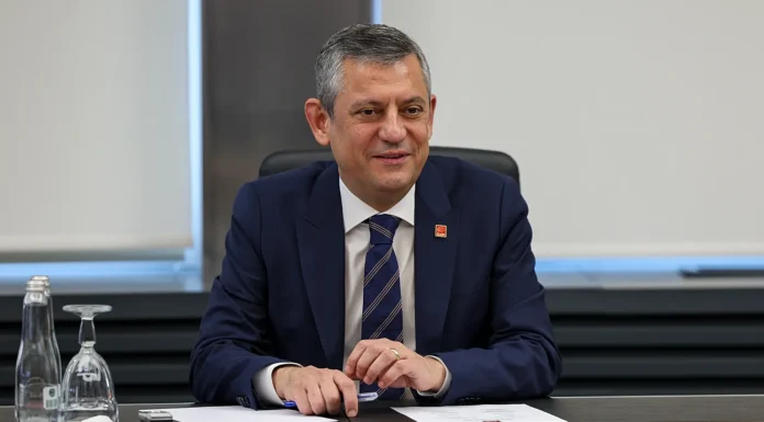 ÖZGÜR ÖZEL YENİ PARTİ SÜRECİNİ İLAN ETTİ