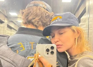 GIGI HADID PARİS KAÇAMAĞINDA AŞK POZU VERDİ