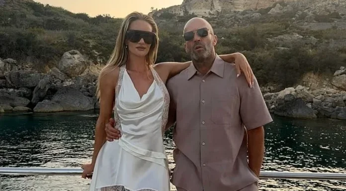 ROSIE VE JASON’DAN ROMANTİK TATİL POZLARI