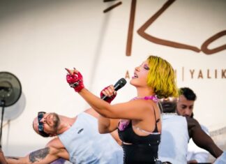 HANDE YENER BODRUM’DA SEVENLERİYLE BULUŞTU