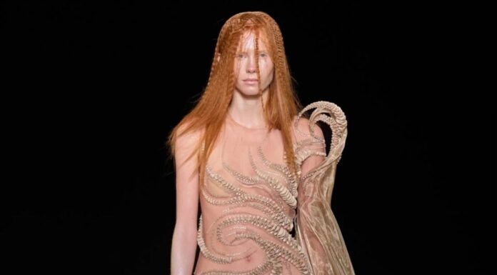 PARİS HAUTE COUTURE MODA HAFTASI GELECEĞİN MODASINI SUNDU