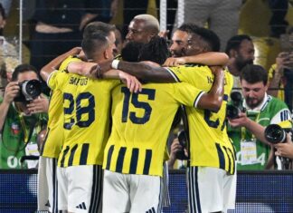 FENERBAHÇE DİREKLERE TAKILSA DA ZAFERİ BULDU