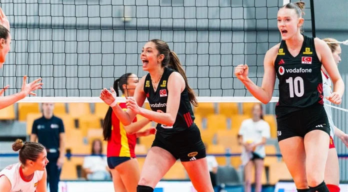 U18 MİLLİLERİ İSPANYA’YI SET VERMEDEN GEÇTİ