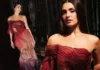 HANDE ERÇEL PARİS’TE MODA HAFTASINA KATILDI