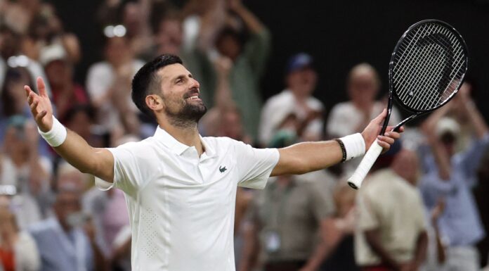 DJOKOVIC TARİHİ ZAFERLE YARI FİNALE YÜKSELDİ