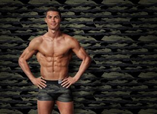 CRISTIANO RONALDO OYUNCULUĞA ADIM ATIYOR