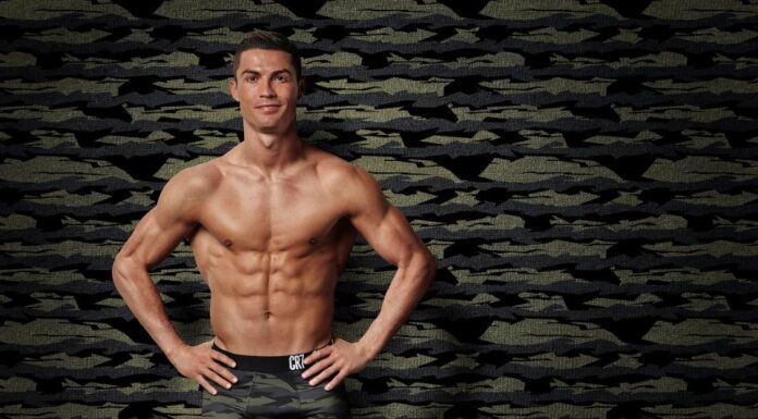 CRISTIANO RONALDO OYUNCULUĞA ADIM ATIYOR