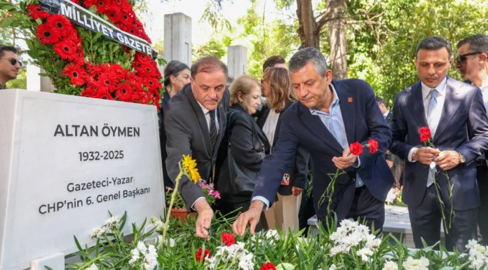 YENİ PARTİ İÇİN DÜĞMEYE BASILMASI BEKLENİYOR