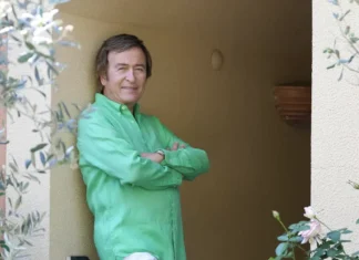 EROL EVGİN ‘ZARF’ İLE MÜZİKSEVERLERLE BULUŞTU