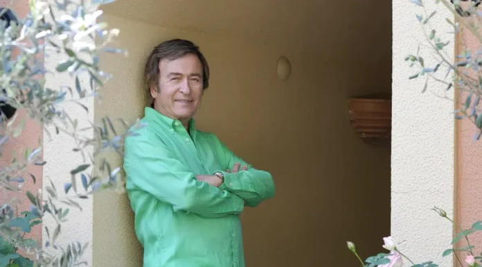 EROL EVGİN ‘ZARF’ İLE MÜZİKSEVERLERLE BULUŞTU