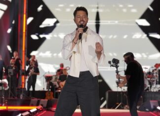 MURAT BOZ ANNEM İSTEDİ BEN POPÇU OLDUM DEDİ