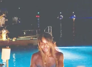 NAOMİ CAMPBELL GÖCEK’TE DJ KABİNİNE GEÇTİ