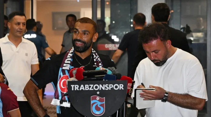 MOHAMED SALAH BÜYÜK COŞKUYLA KARŞILANDI