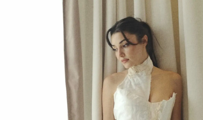 HANDE ERÇEL EĞİTİM İÇİN LONDRA’YA GİDİYOR