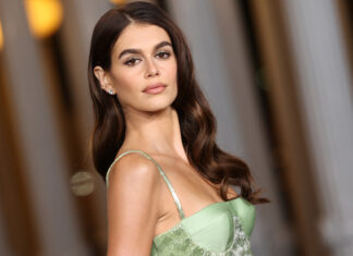 KAIA GERBER ÇOCUKLUK AYİNİNİ İTİRAF ETTİ