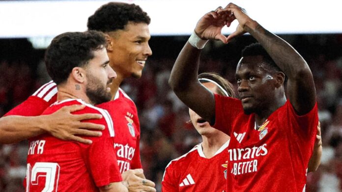 rafa-silva-ve-jhon-duran-sahne-aldi-benfica-yarim-duzine-gol-atti-1807719_20260807001925