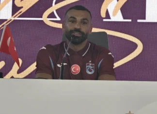 TRABZONSPOR SALAH İÇİN İMZA TÖRENİ DÜZENLEDİ