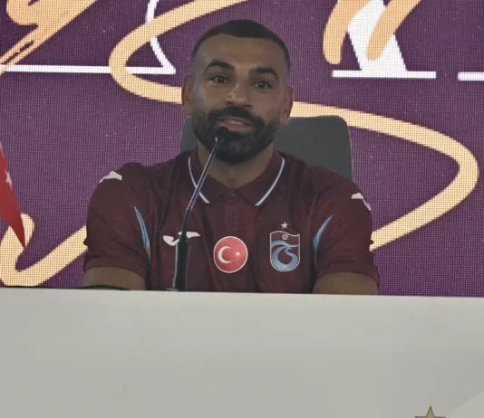TRABZONSPOR SALAH İÇİN İMZA TÖRENİ DÜZENLEDİ