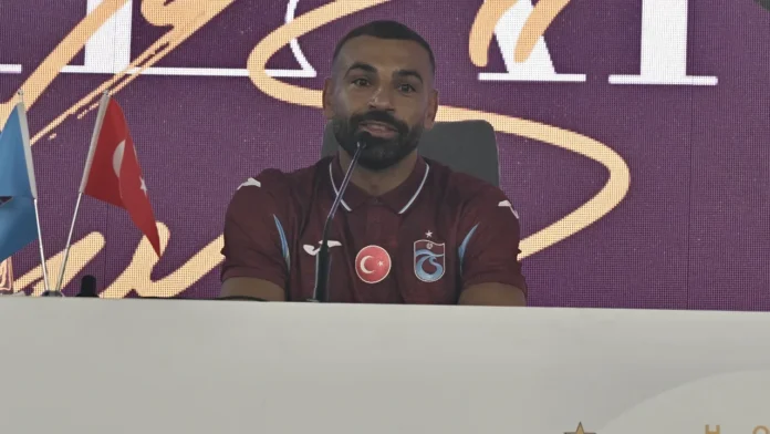 trabzonsporda-mohamed-salah-icin-imza-toreni-duzenlendi-misirli-yildiz-papara-parkta-3351986