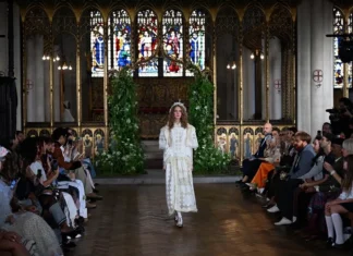 LONDRA MODA HAFTASI’NDA ANTEP İŞİ NAKIŞI