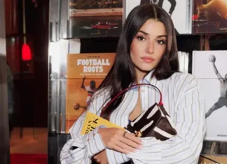 HANDE ERÇEL VALENTINO DEFİLESİNE KATILDI