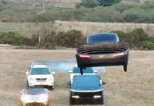 ELON MUSK VE ALEF UÇAN OTOMOBİLDE YARIŞIYOR