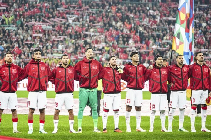 a-milli-takimda-iki-futbolcu-belcika-maci-oncesi_4cfd00343b_amp