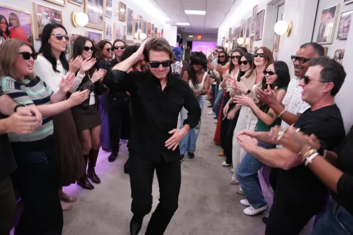 b62853db0842b7c834077d0c1d761dcd10-tom-cruise-spirit-tunnel.rhorizontal.w700